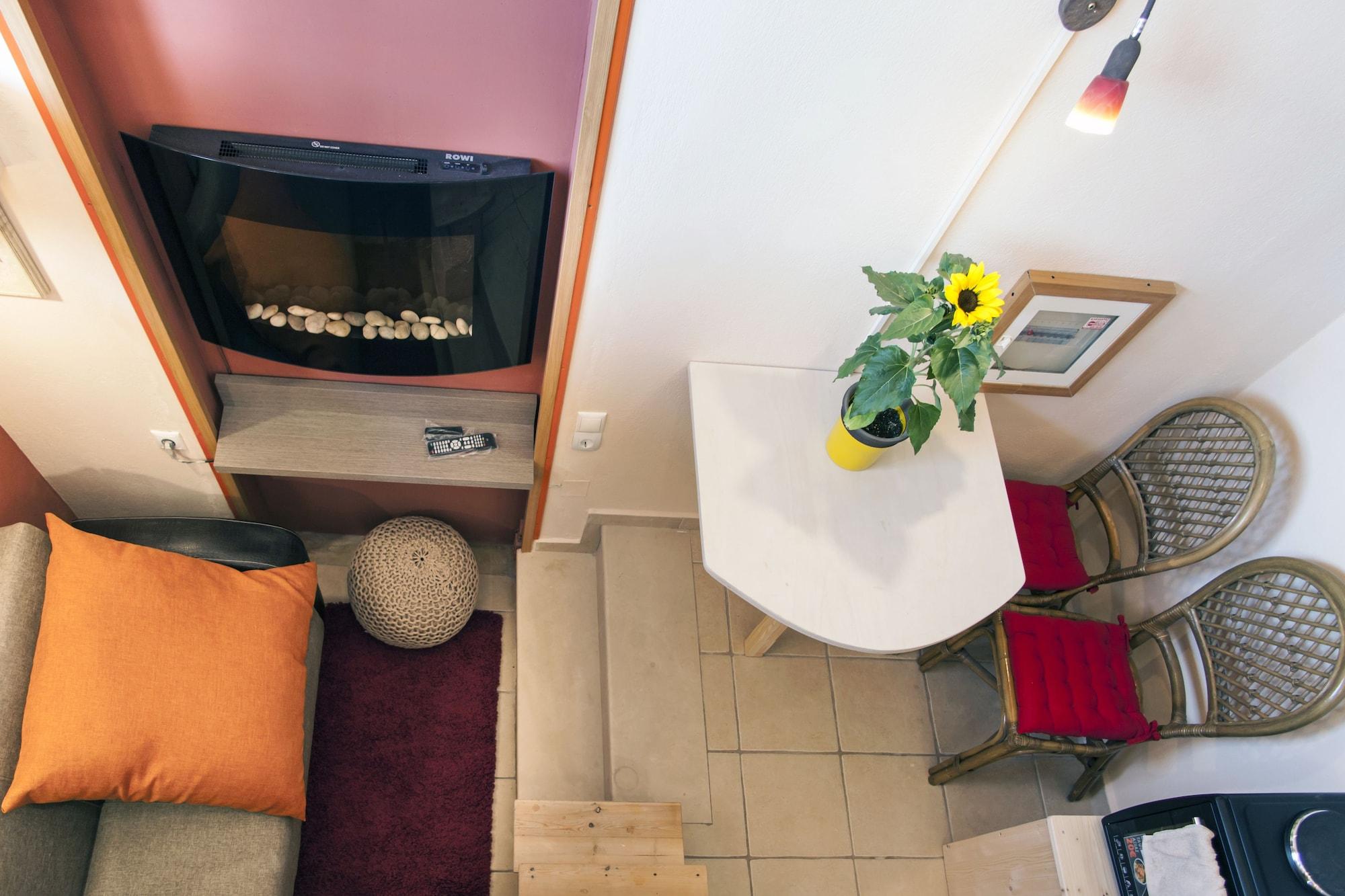 Estate Kares Aparthotel Tílisos Екстериор снимка