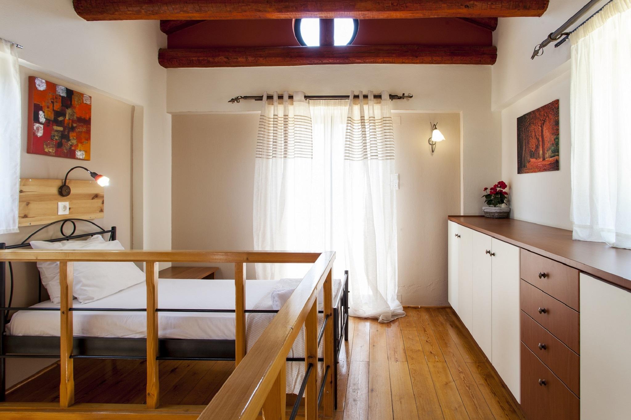 Estate Kares Aparthotel Tílisos Екстериор снимка