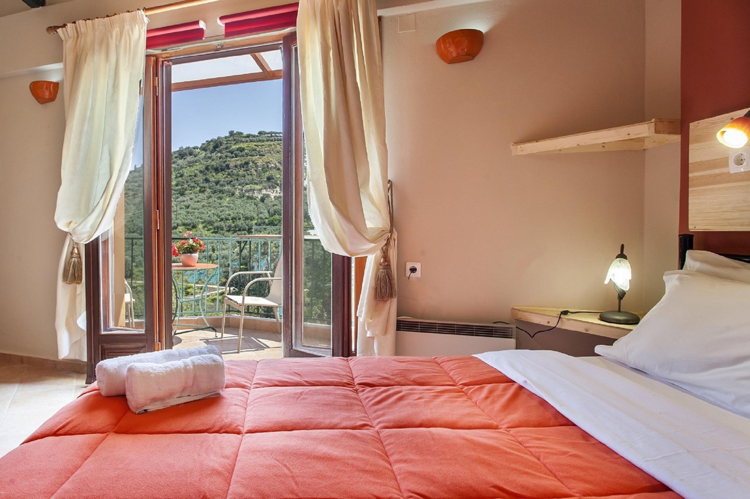 Estate Kares Aparthotel Tílisos Екстериор снимка