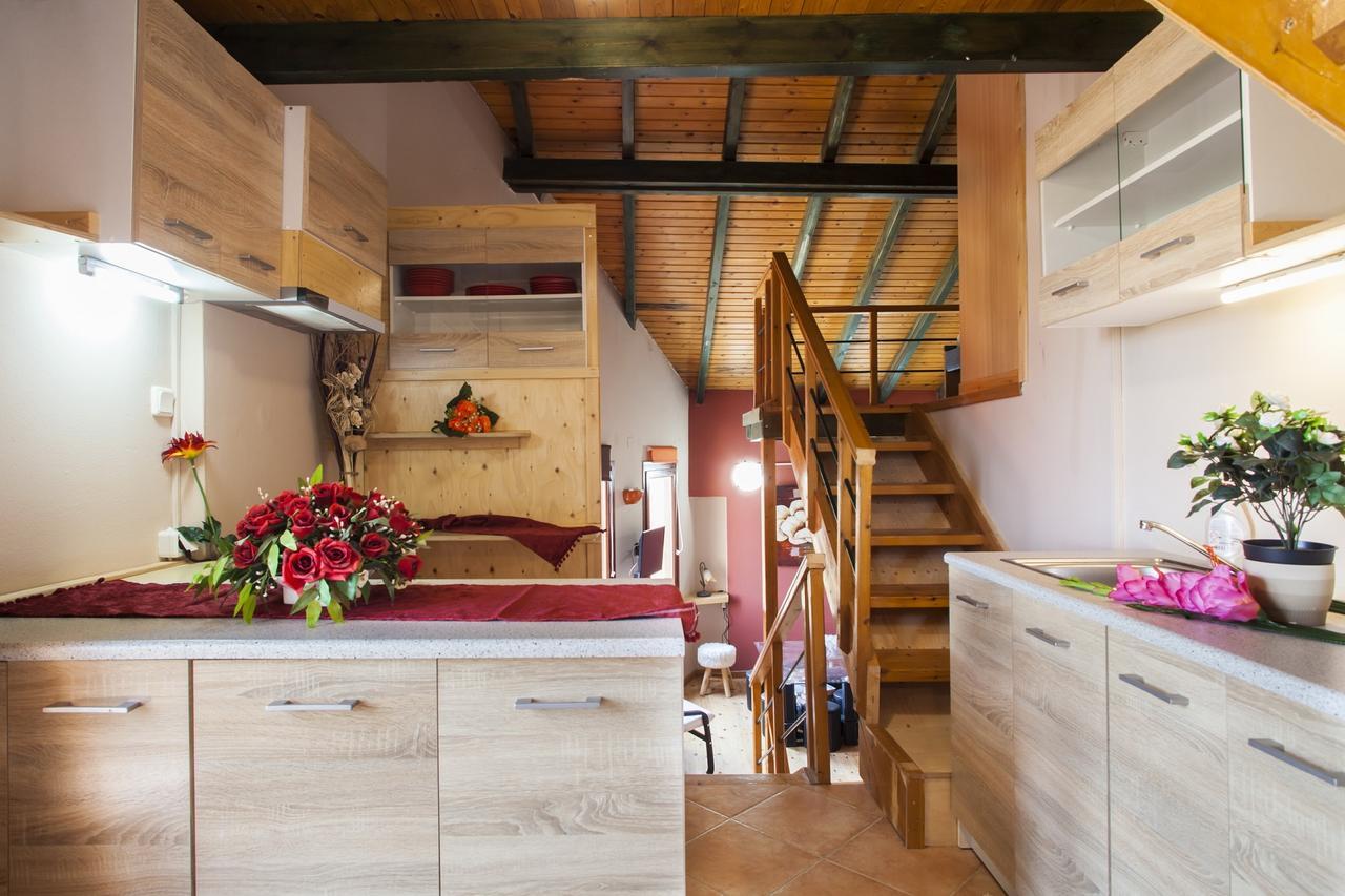 Estate Kares Aparthotel Tílisos Екстериор снимка